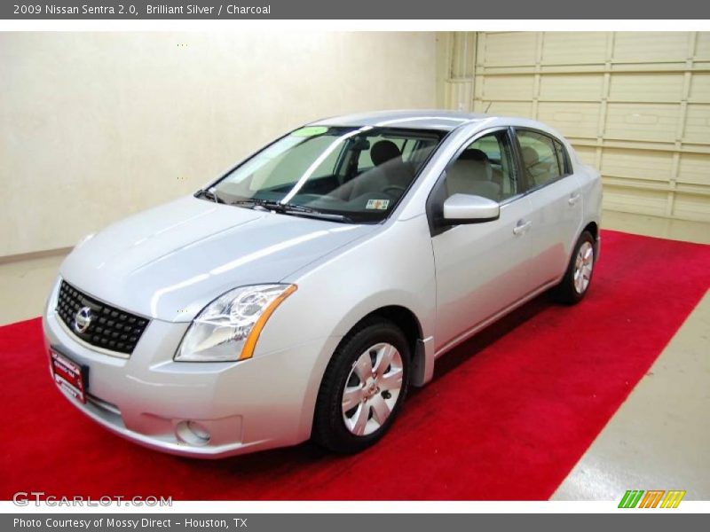 Brilliant Silver / Charcoal 2009 Nissan Sentra 2.0