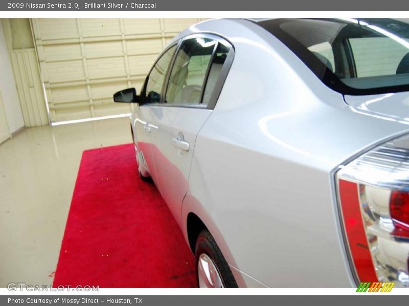 Brilliant Silver / Charcoal 2009 Nissan Sentra 2.0