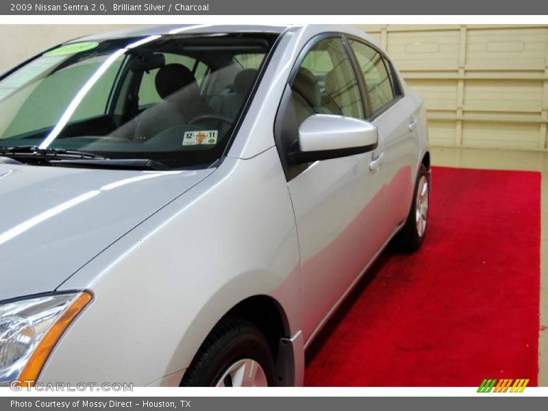 Brilliant Silver / Charcoal 2009 Nissan Sentra 2.0