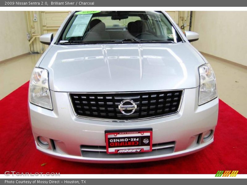 Brilliant Silver / Charcoal 2009 Nissan Sentra 2.0