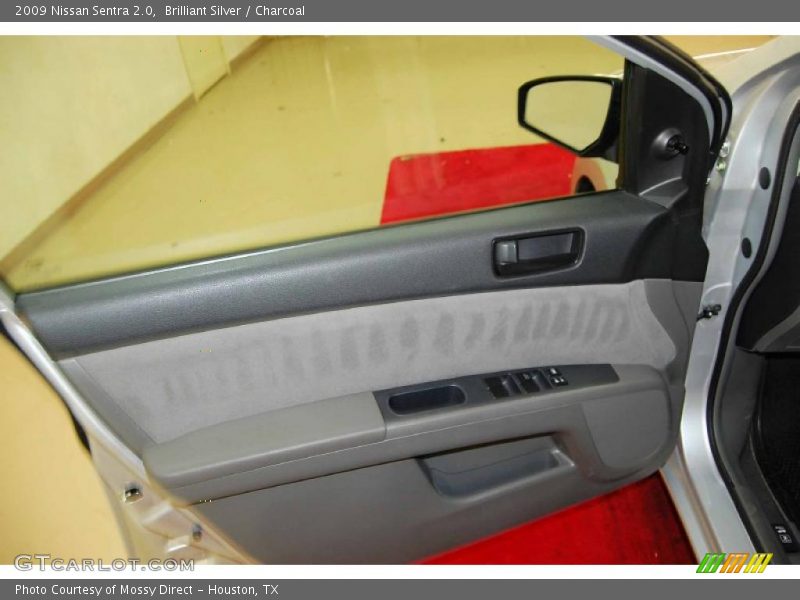 Brilliant Silver / Charcoal 2009 Nissan Sentra 2.0