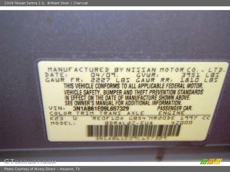 Brilliant Silver / Charcoal 2009 Nissan Sentra 2.0