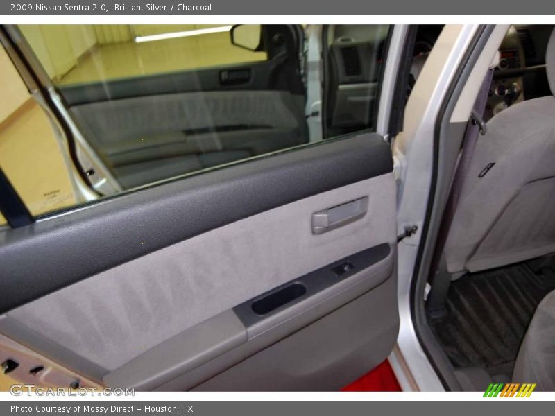 Brilliant Silver / Charcoal 2009 Nissan Sentra 2.0