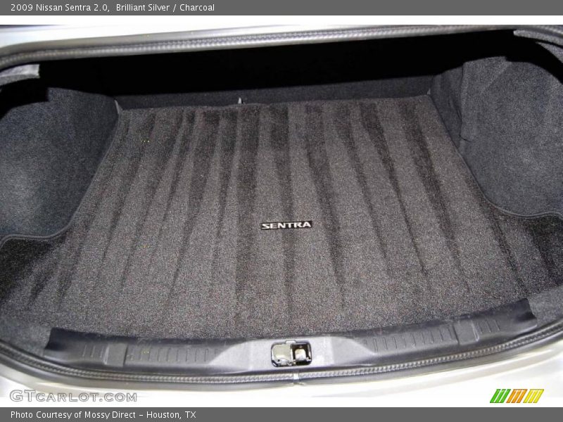 Brilliant Silver / Charcoal 2009 Nissan Sentra 2.0