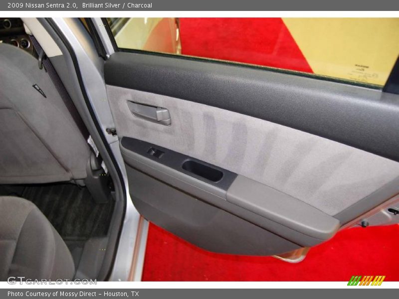 Brilliant Silver / Charcoal 2009 Nissan Sentra 2.0