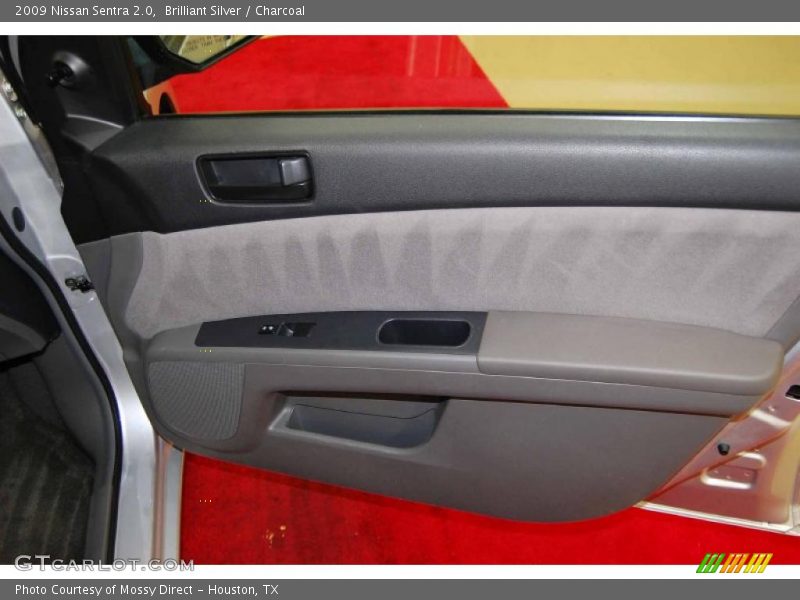 Brilliant Silver / Charcoal 2009 Nissan Sentra 2.0