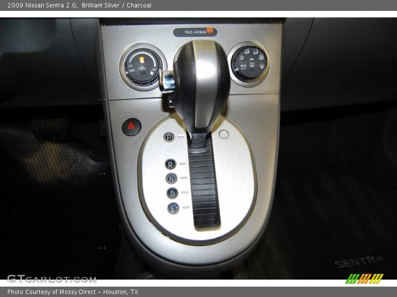 Brilliant Silver / Charcoal 2009 Nissan Sentra 2.0