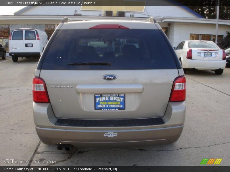 Pueblo Gold Metallic / Pebble 2005 Ford Freestyle SE