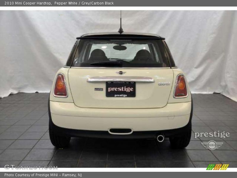 Pepper White / Grey/Carbon Black 2010 Mini Cooper Hardtop