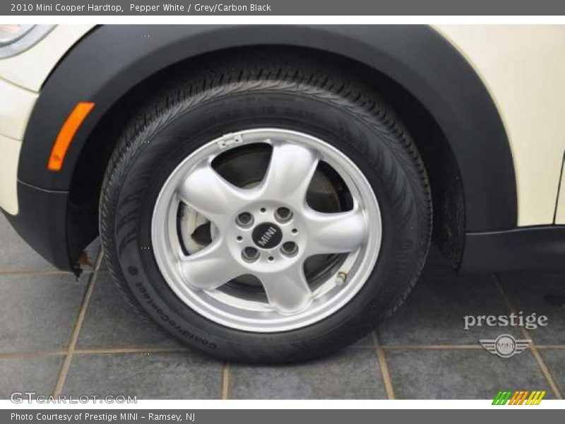 Pepper White / Grey/Carbon Black 2010 Mini Cooper Hardtop
