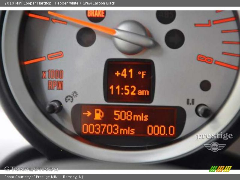 Pepper White / Grey/Carbon Black 2010 Mini Cooper Hardtop