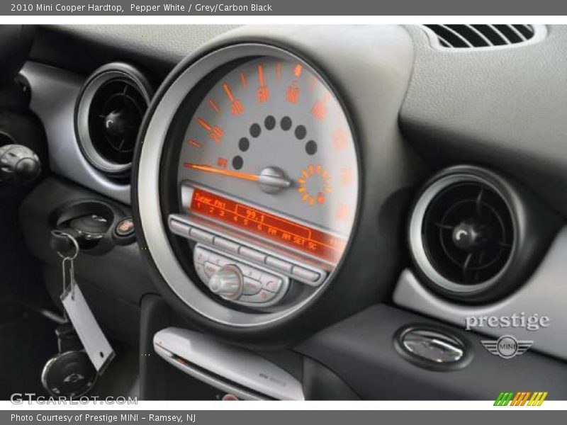 Pepper White / Grey/Carbon Black 2010 Mini Cooper Hardtop