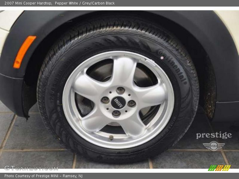 Pepper White / Grey/Carbon Black 2007 Mini Cooper Hardtop
