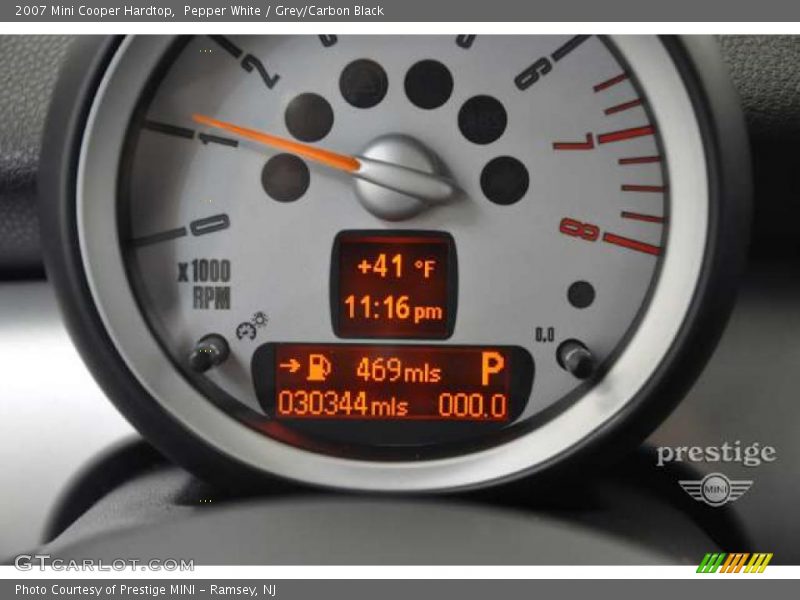 Pepper White / Grey/Carbon Black 2007 Mini Cooper Hardtop