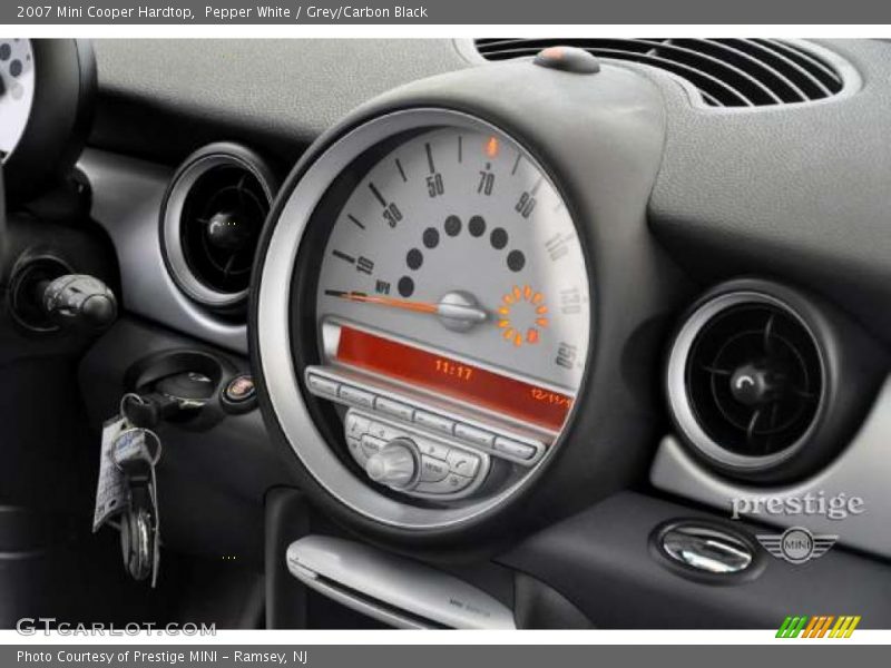 Pepper White / Grey/Carbon Black 2007 Mini Cooper Hardtop