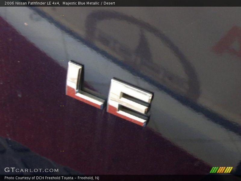 Majestic Blue Metallic / Desert 2006 Nissan Pathfinder LE 4x4
