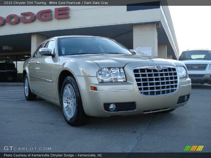White Gold Pearlcoat / Dark Slate Gray 2010 Chrysler 300 Touring