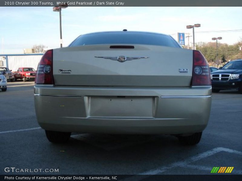 White Gold Pearlcoat / Dark Slate Gray 2010 Chrysler 300 Touring