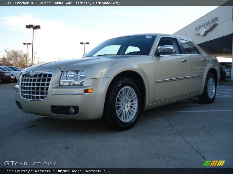 White Gold Pearlcoat / Dark Slate Gray 2010 Chrysler 300 Touring