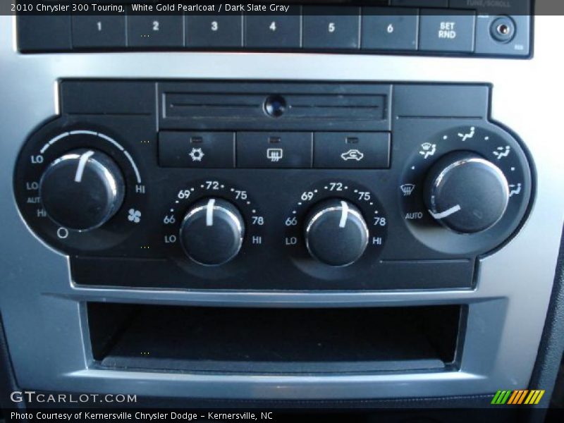 White Gold Pearlcoat / Dark Slate Gray 2010 Chrysler 300 Touring