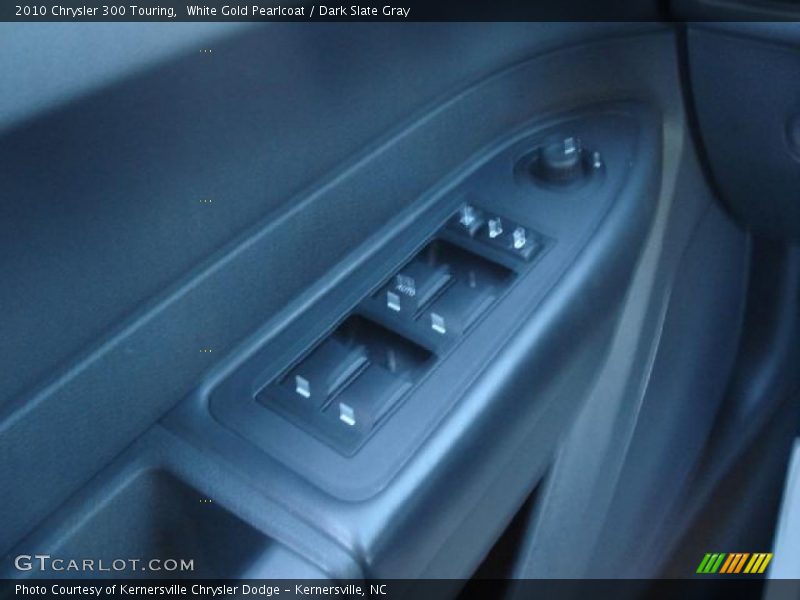 White Gold Pearlcoat / Dark Slate Gray 2010 Chrysler 300 Touring