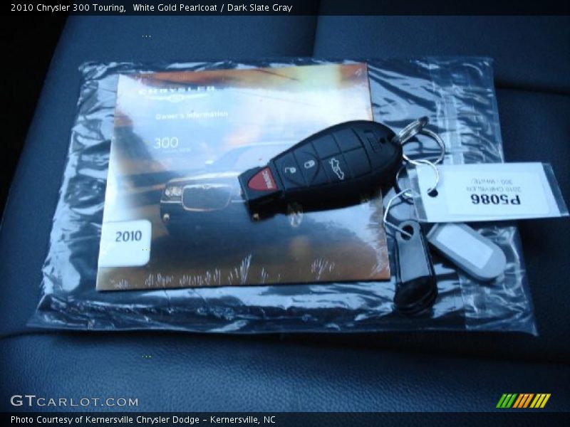 White Gold Pearlcoat / Dark Slate Gray 2010 Chrysler 300 Touring