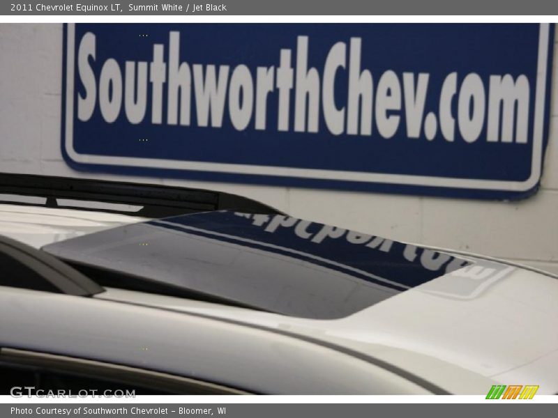 Summit White / Jet Black 2011 Chevrolet Equinox LT