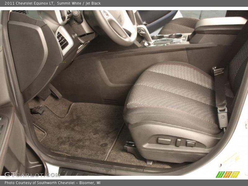 Summit White / Jet Black 2011 Chevrolet Equinox LT