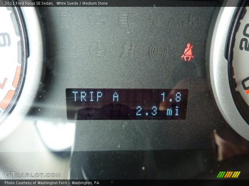 White Suede / Medium Stone 2011 Ford Focus SE Sedan
