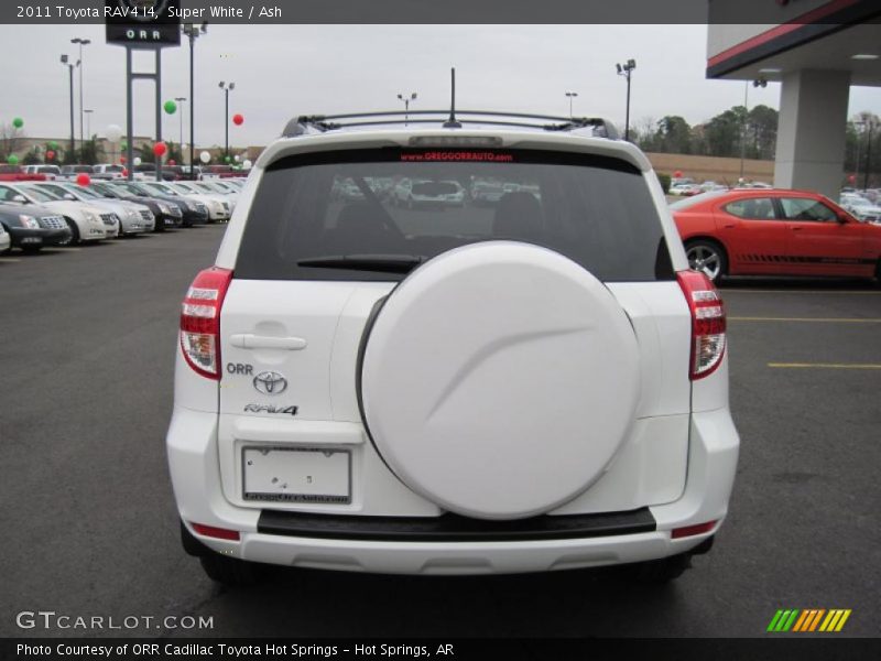 Super White / Ash 2011 Toyota RAV4 I4