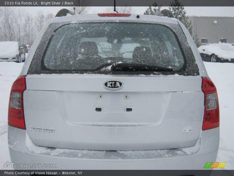 Bright Silver / Black 2010 Kia Rondo LX