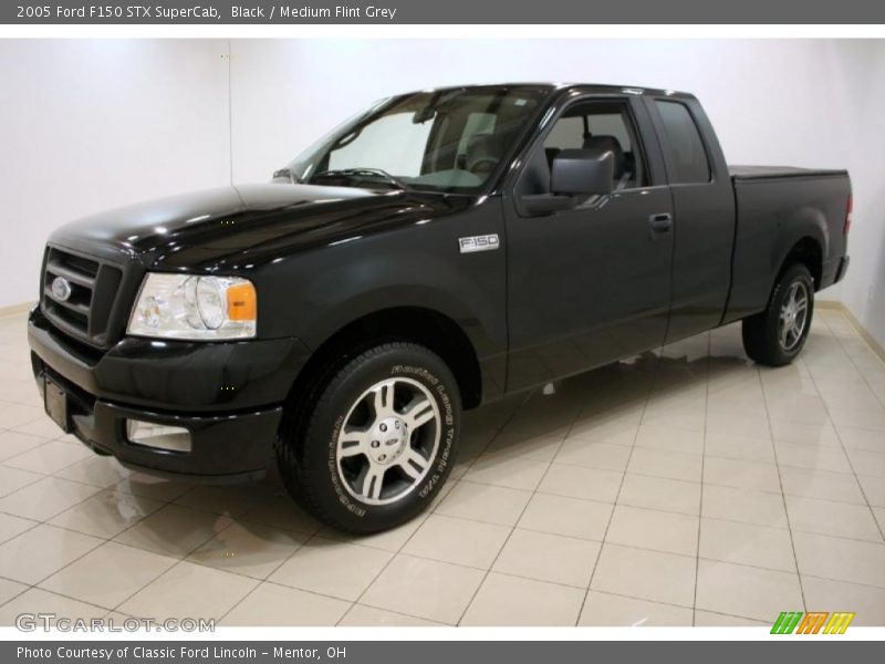 Black / Medium Flint Grey 2005 Ford F150 STX SuperCab