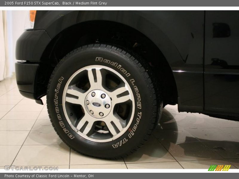 Black / Medium Flint Grey 2005 Ford F150 STX SuperCab