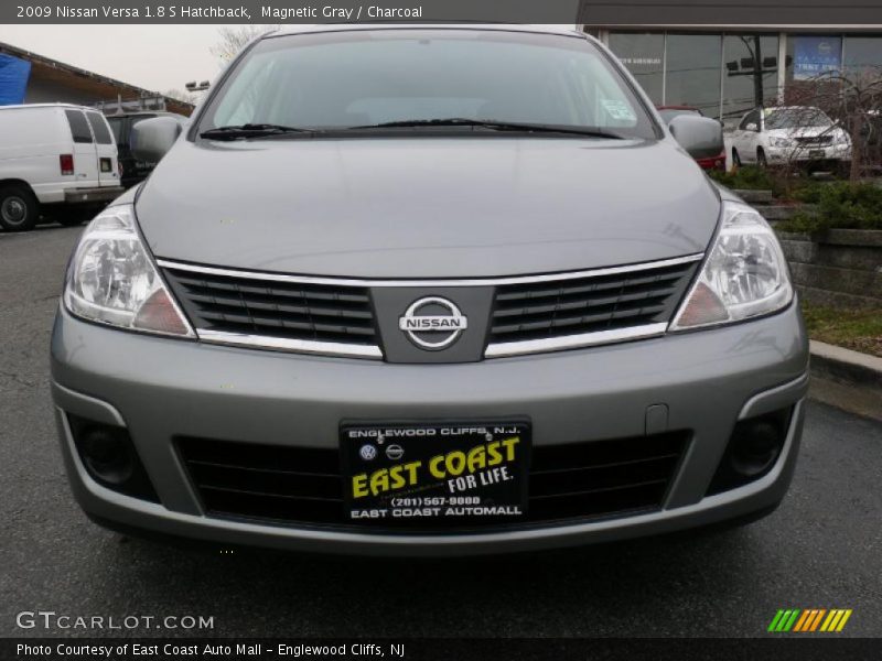 Magnetic Gray / Charcoal 2009 Nissan Versa 1.8 S Hatchback