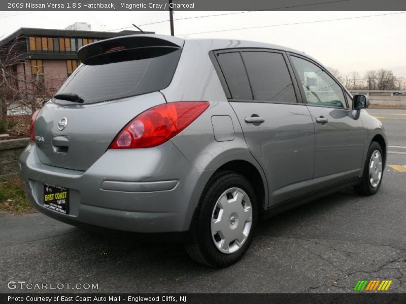 Magnetic Gray / Charcoal 2009 Nissan Versa 1.8 S Hatchback