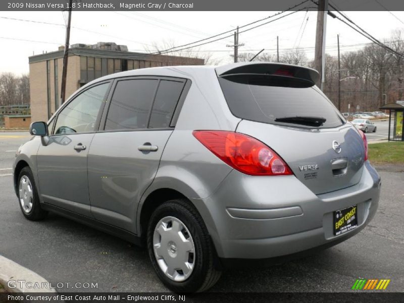 Magnetic Gray / Charcoal 2009 Nissan Versa 1.8 S Hatchback