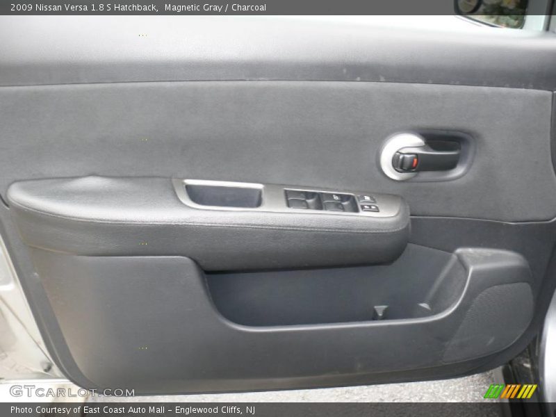 Magnetic Gray / Charcoal 2009 Nissan Versa 1.8 S Hatchback