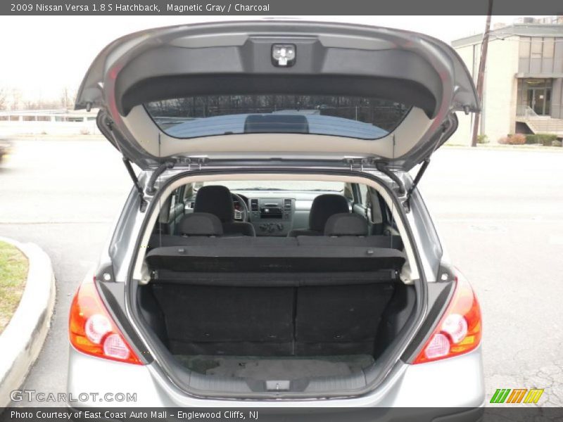 Magnetic Gray / Charcoal 2009 Nissan Versa 1.8 S Hatchback