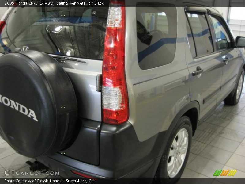 Satin Silver Metallic / Black 2005 Honda CR-V EX 4WD