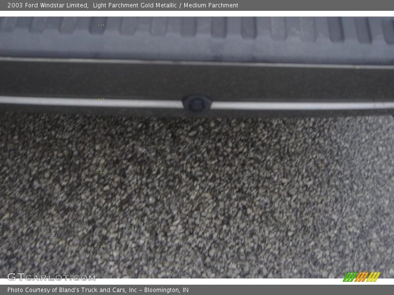 Light Parchment Gold Metallic / Medium Parchment 2003 Ford Windstar Limited