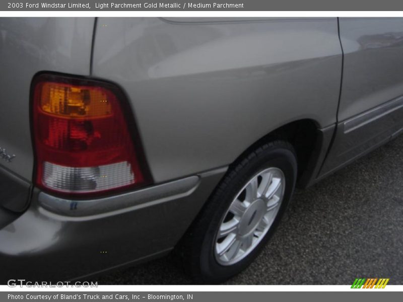 Light Parchment Gold Metallic / Medium Parchment 2003 Ford Windstar Limited