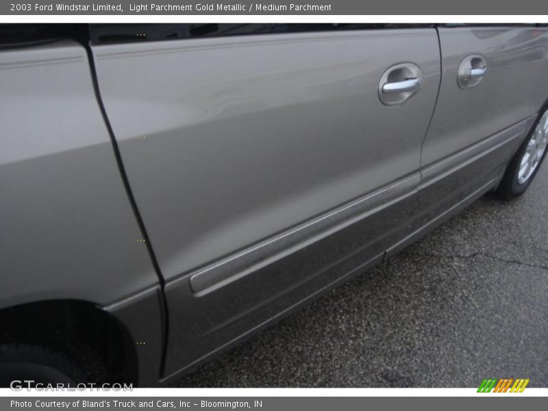 Light Parchment Gold Metallic / Medium Parchment 2003 Ford Windstar Limited