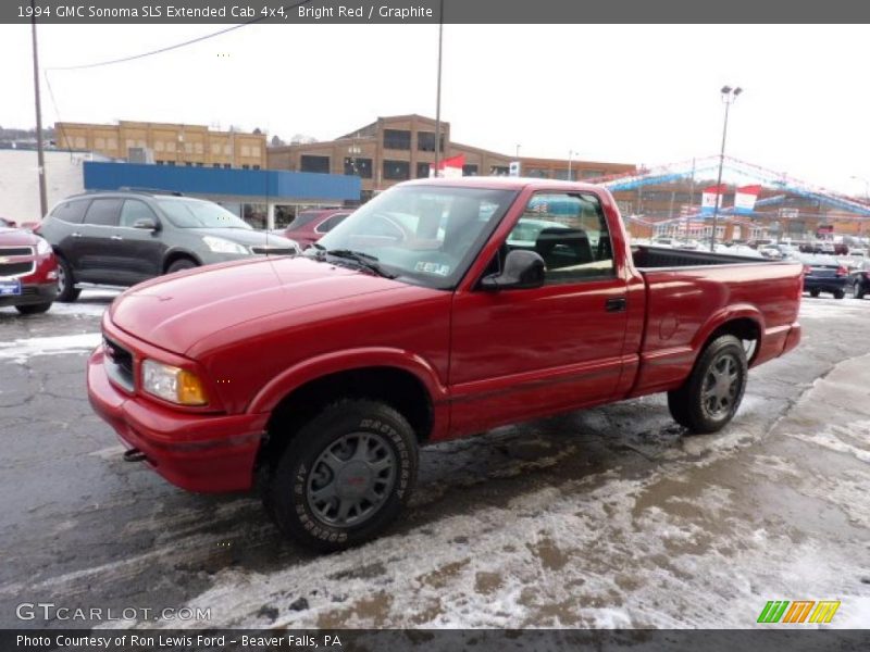 Front 3/4 View of 1994 Sonoma SLS Extended Cab 4x4
