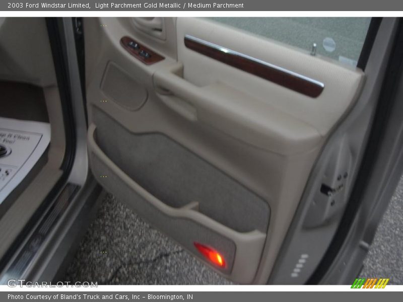 Light Parchment Gold Metallic / Medium Parchment 2003 Ford Windstar Limited
