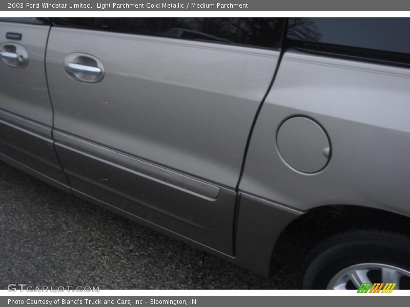 Light Parchment Gold Metallic / Medium Parchment 2003 Ford Windstar Limited