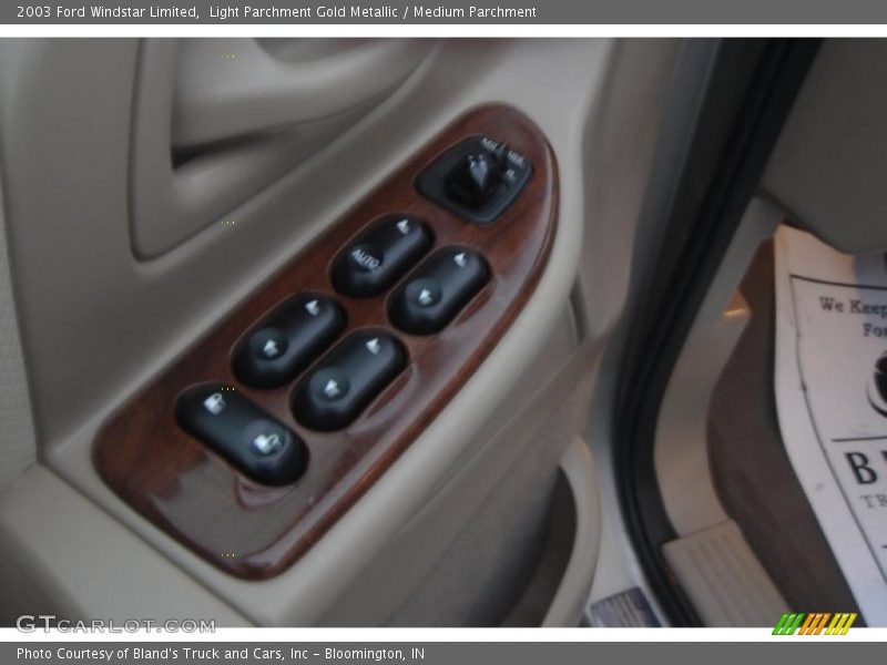 Light Parchment Gold Metallic / Medium Parchment 2003 Ford Windstar Limited