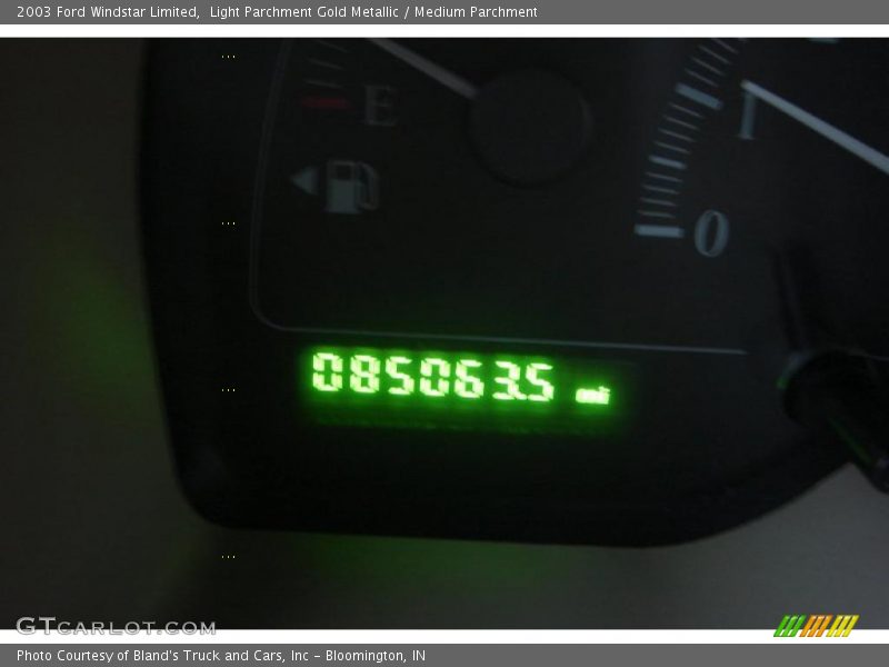 Light Parchment Gold Metallic / Medium Parchment 2003 Ford Windstar Limited