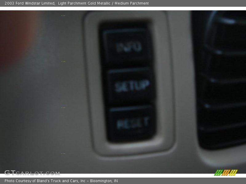 Light Parchment Gold Metallic / Medium Parchment 2003 Ford Windstar Limited