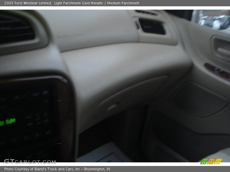 Light Parchment Gold Metallic / Medium Parchment 2003 Ford Windstar Limited