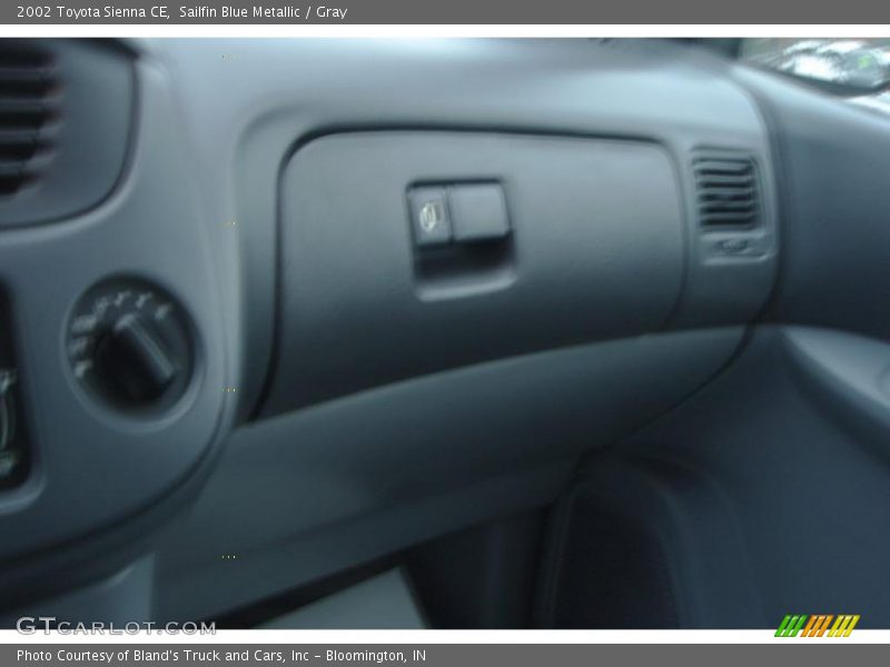 Sailfin Blue Metallic / Gray 2002 Toyota Sienna CE